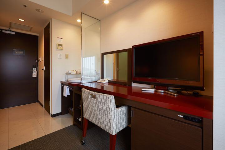 Room 16 of 52