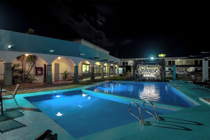 Pool 122 of 215
