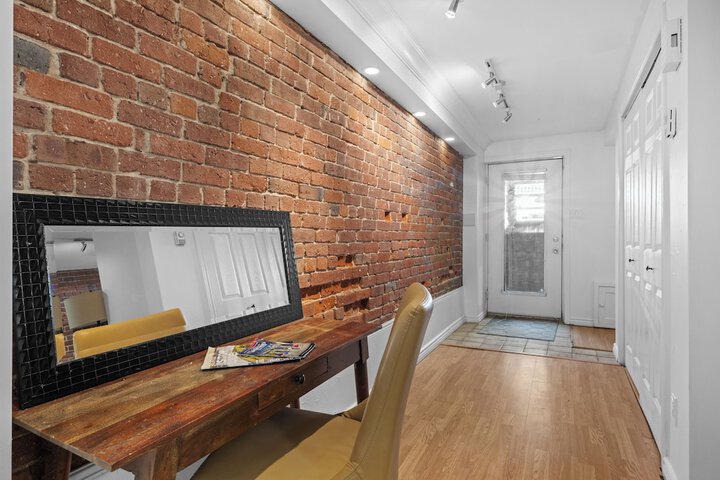 Room 40 of 74