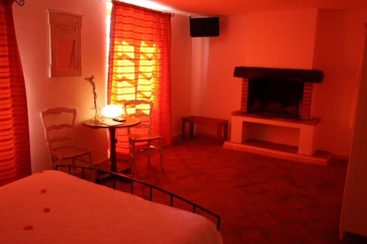 Room 10 of 33
