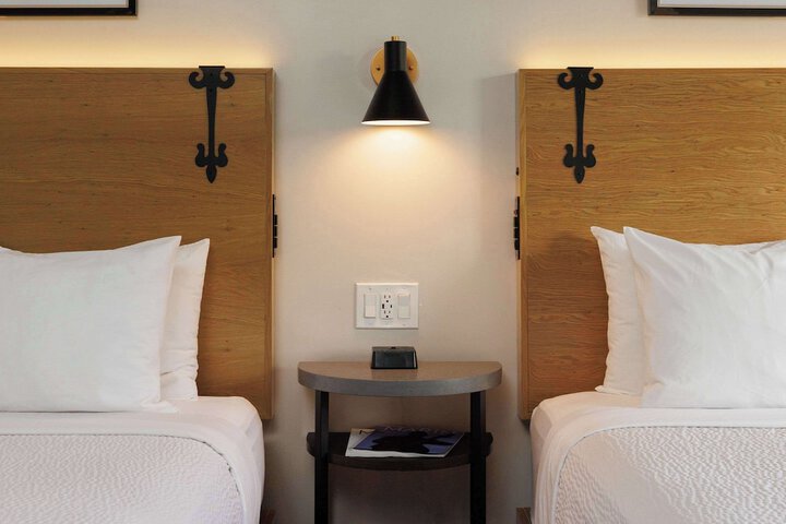 2 Queen Beds (4 of 16)
