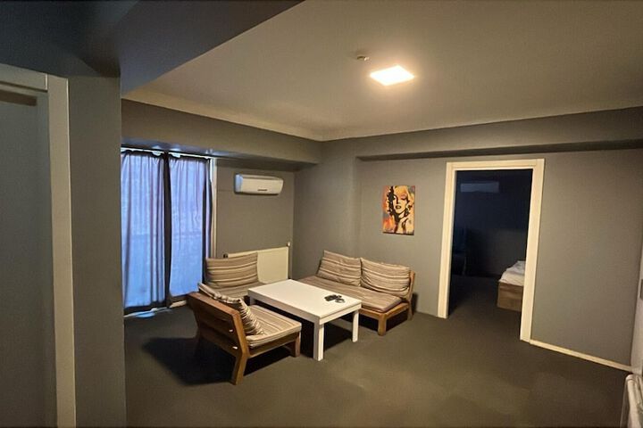 Room 5 of 13