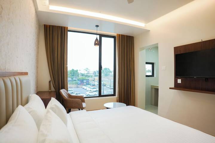 Room 12 of 33