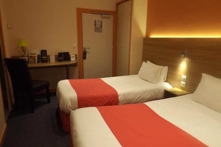 Room 15 of 50