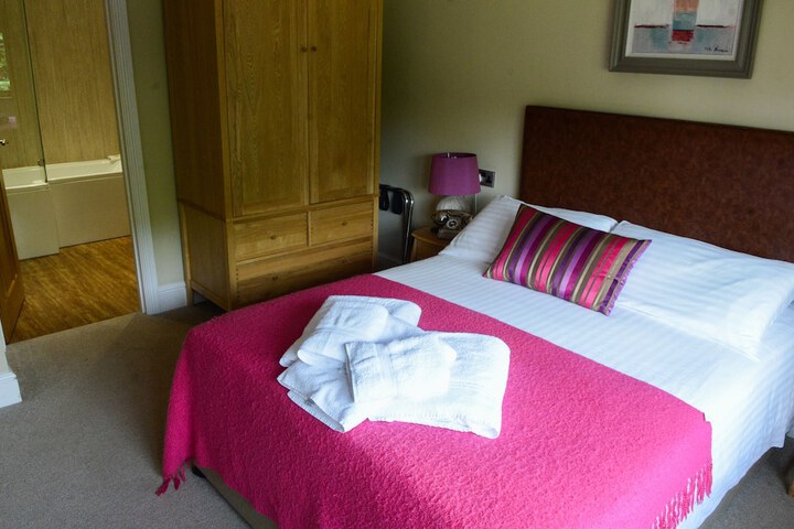 Room 6 of 73