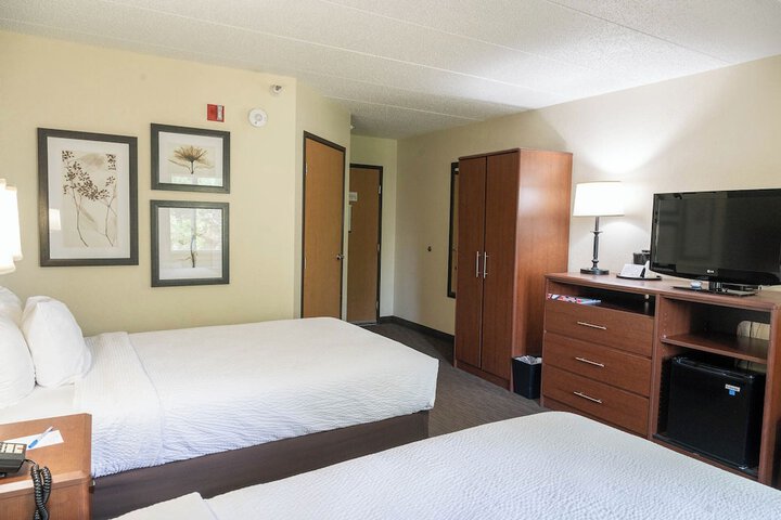 2 Queen Beds (6 of 6)