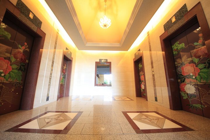 Ballroom/Hall 26 of 31