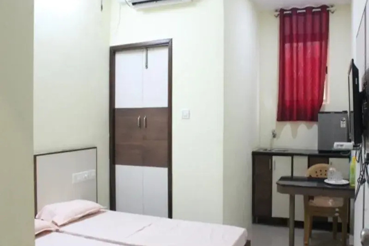 Room 6 of 11