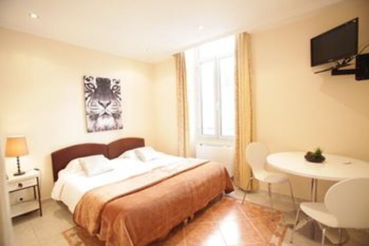 Room 9 of 22