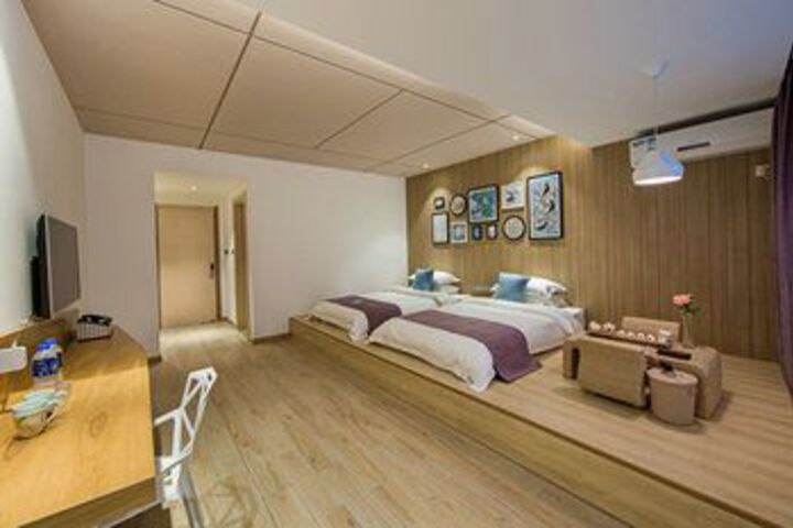 Room 93 of 156