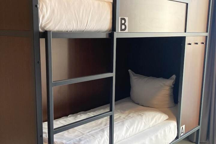 Room 2 of 72