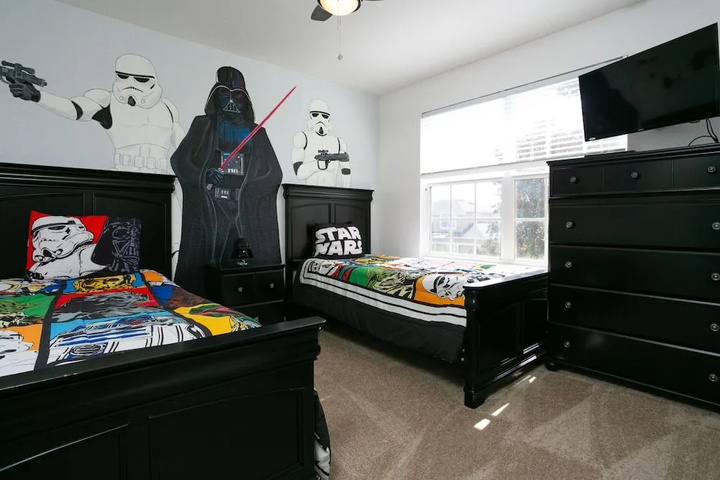 Room 3 of 21
