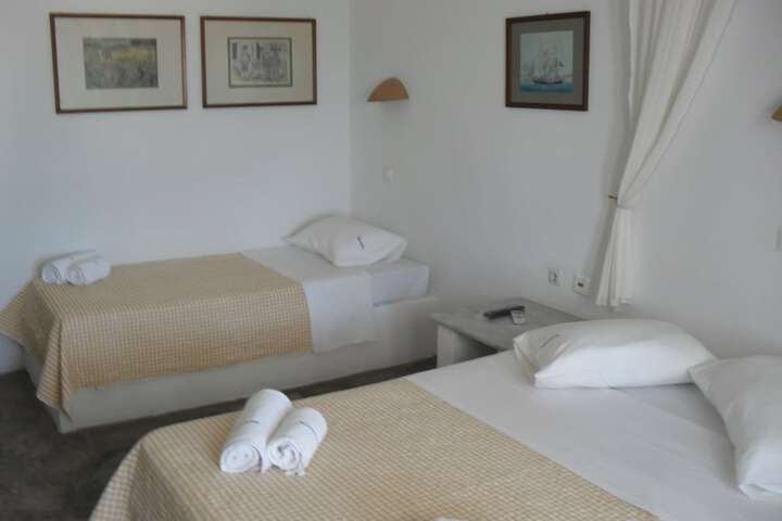 Room 12 of 98