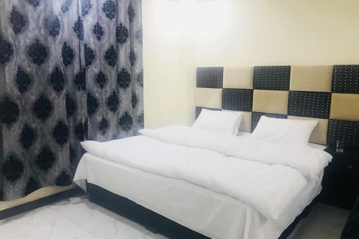 Room 12 of 34