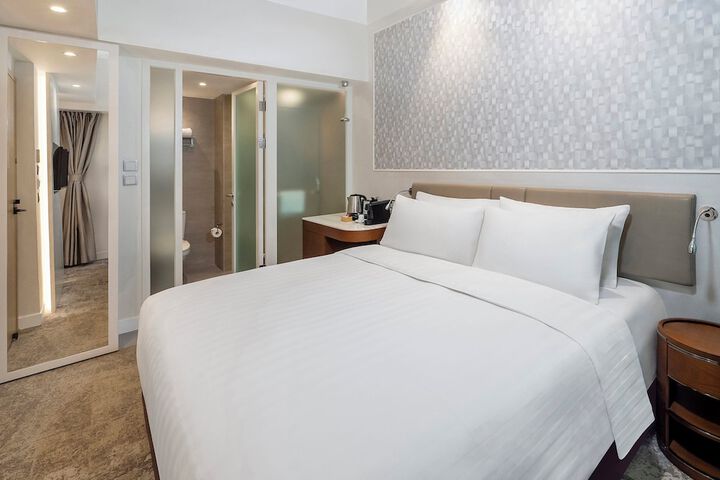Room 10 of 37