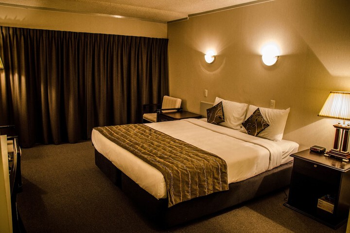 Room 5 of 62
