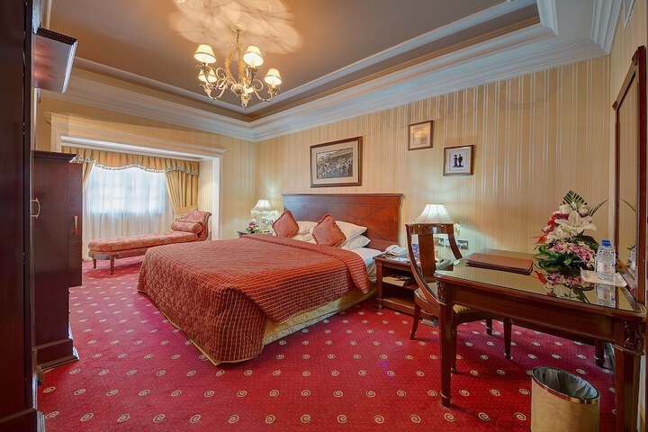 Room 34 of 95