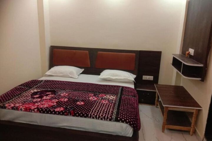Room 32 of 38