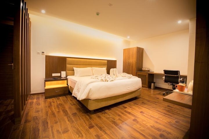 Room 8 of 35
