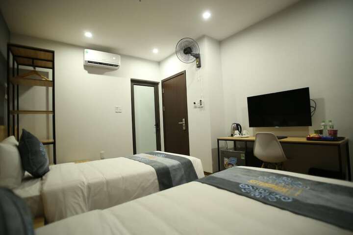 Room 35 of 49