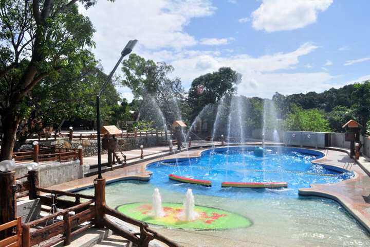 Pool Hotel