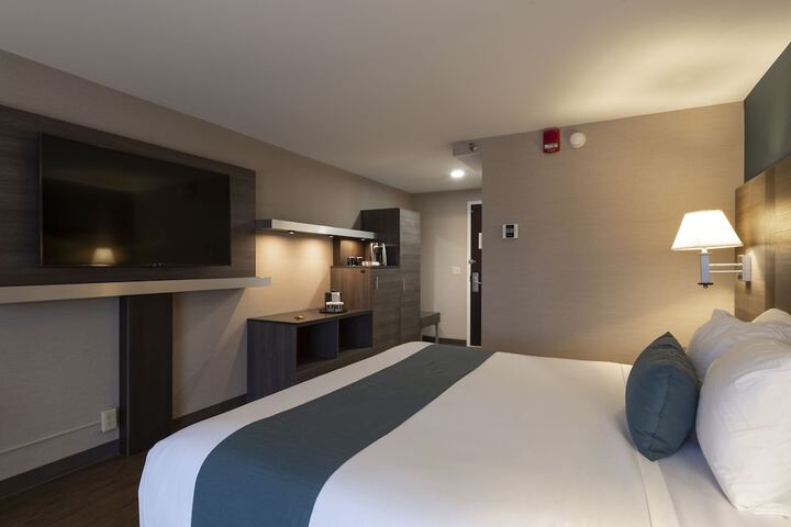 Standard | King Bed (2 of 11)