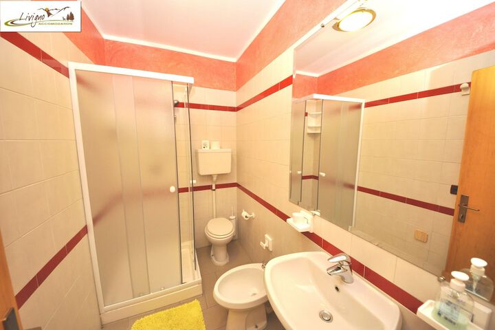 Room 24 of 27