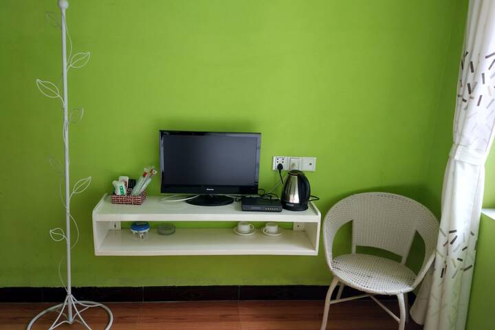 Room 28 of 28