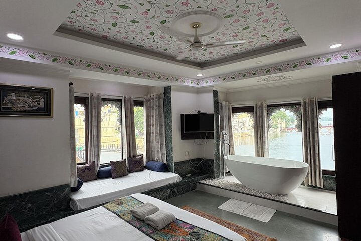 Room 20 of 29