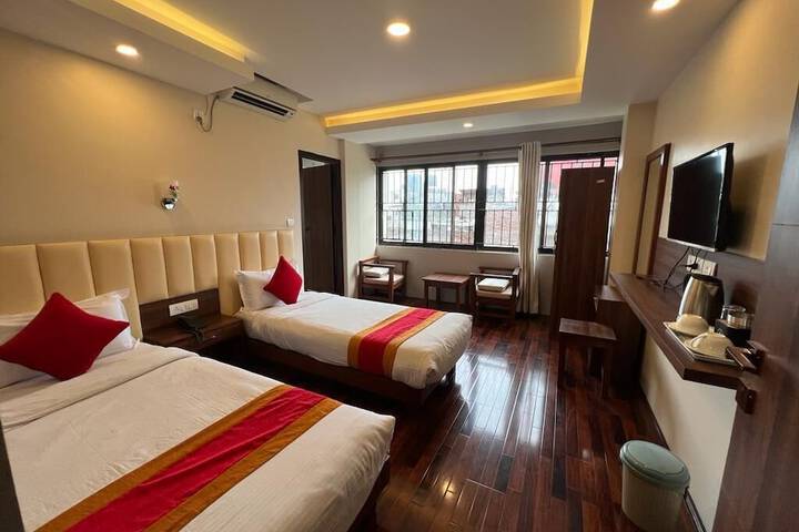 Redstone Regency Hotel