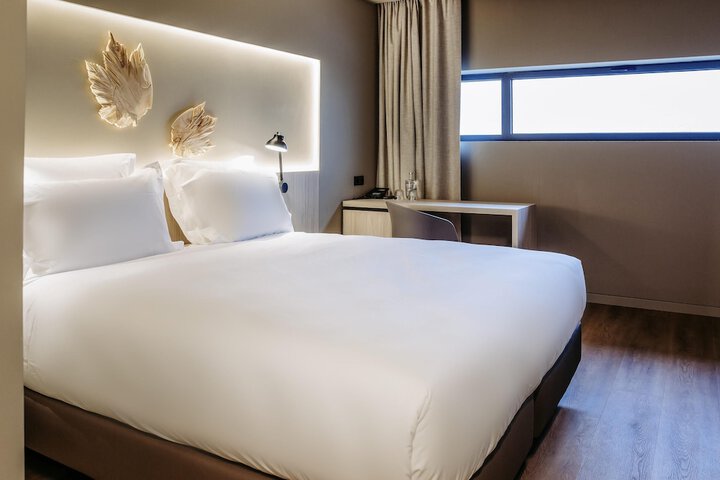 Room 43 of 118