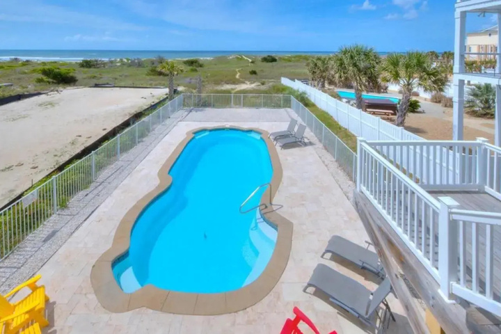 Pool 17 of 26