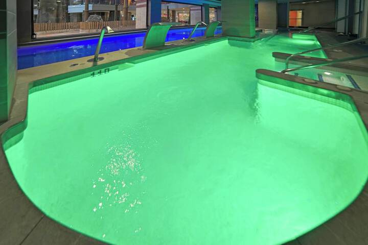 Pools & Facilities
