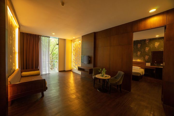 Room 11 of 23