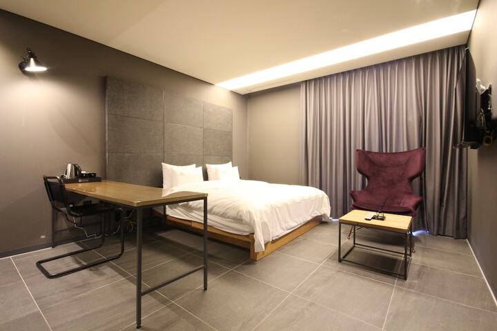 Room 17 of 59