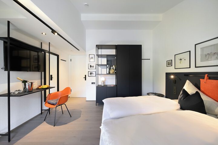 Room 14 of 24