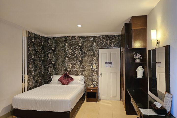 Room 30 of 78