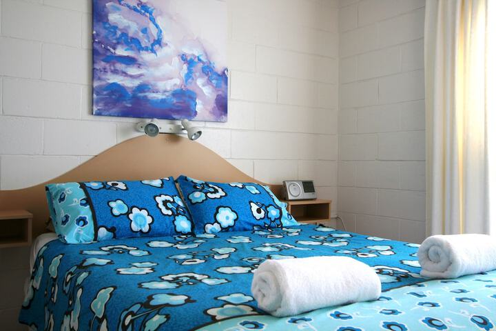 Room 9 of 120