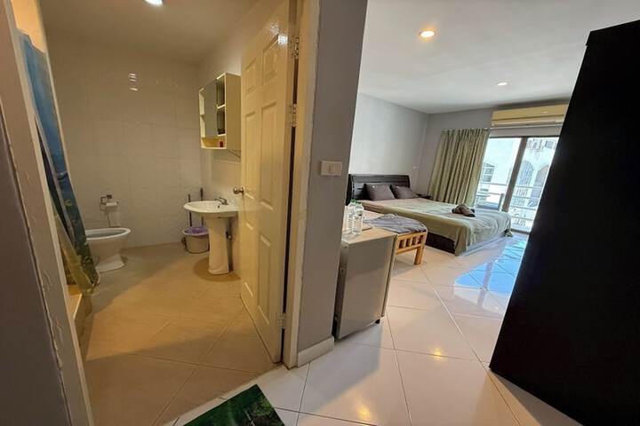 Room 35 of 74