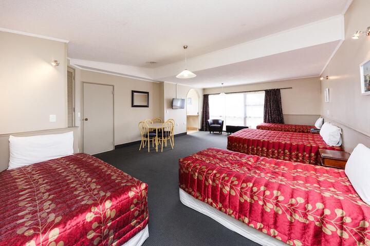 Room 9 of 37
