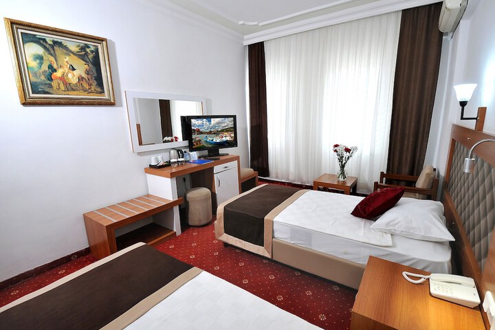 Room 16 of 42