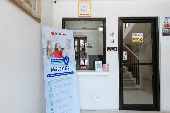RedDoorz near SM Bicutan