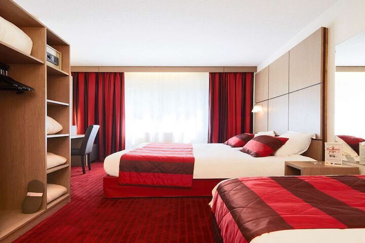 Room 14 of 34