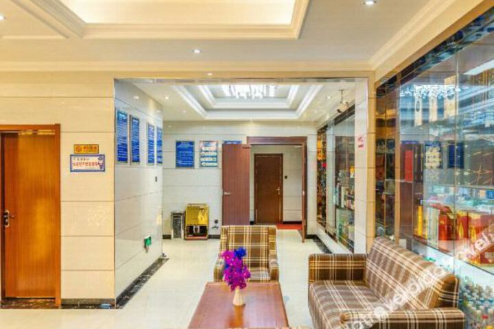 Hotel Interior 7 of 18