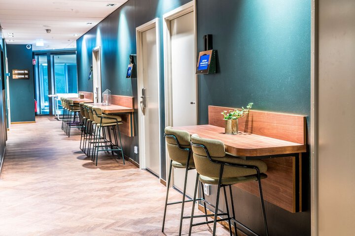 Entrance & Lobby