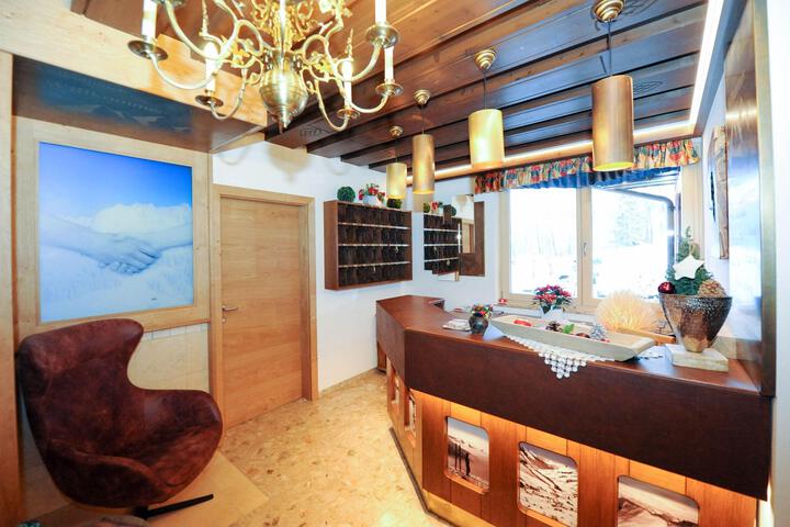 Hotel Interior 76 of 161