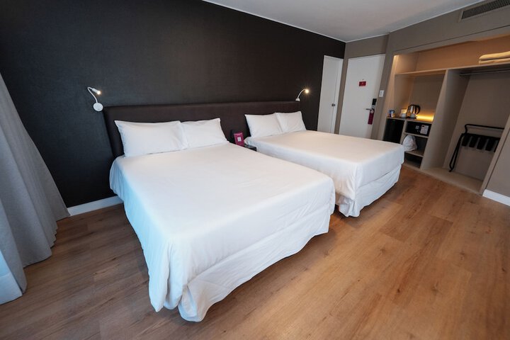 Room 13 of 43
