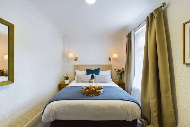Room 2 of 46