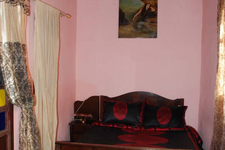Room 30 of 59