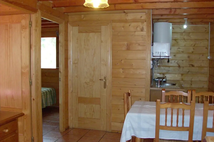 Room 2 of 10
